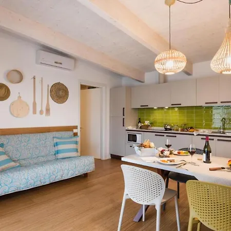 2 Bed Sleeps 7 In Guest house 3*